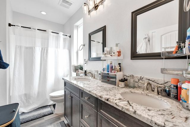 1109 Wasatch Dr, Madera, CA 93638