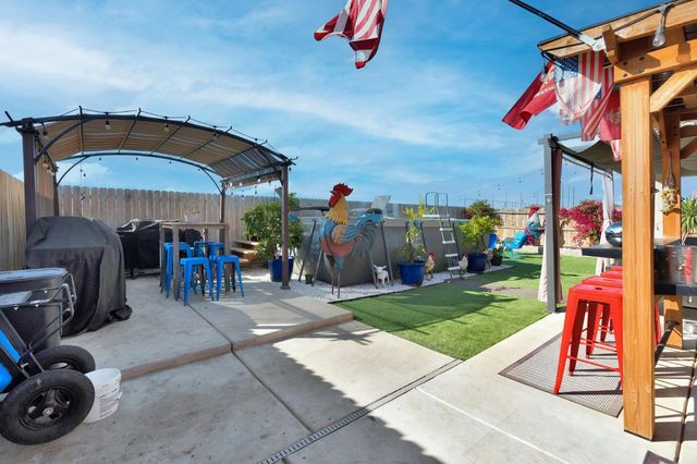 1109 Wasatch Dr, Madera, CA 93638