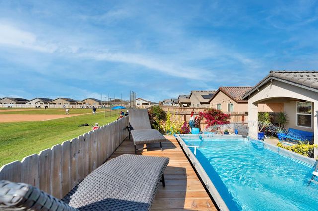 1109 Wasatch Dr, Madera, CA 93638