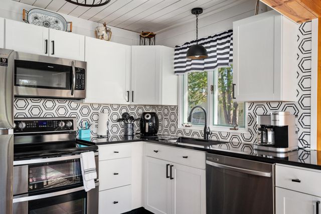 3140 Mingo Trail, Indian River, MI 49749