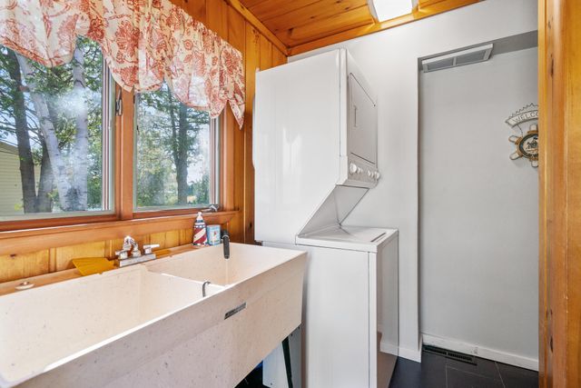 3140 Mingo Trail, Indian River, MI 49749