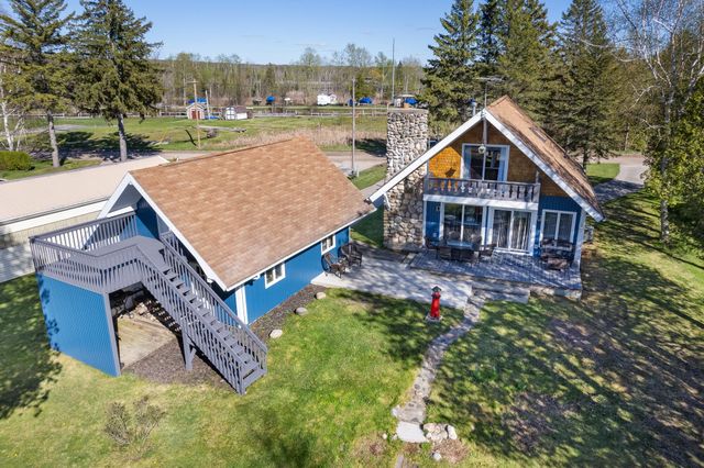 3140 Mingo Trail, Indian River, MI 49749