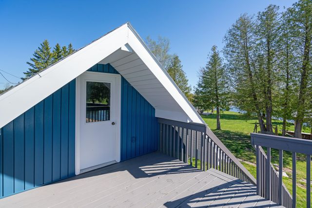 3140 Mingo Trail, Indian River, MI 49749