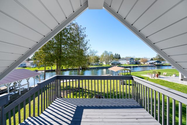 3140 Mingo Trail, Indian River, MI 49749