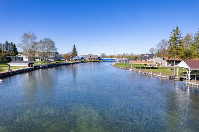 3140 Mingo Trail, Indian River, MI 49749