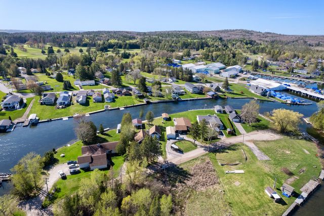 3140 Mingo Trail, Indian River, MI 49749