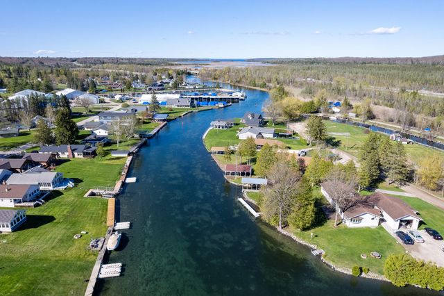 3140 Mingo Trail, Indian River, MI 49749