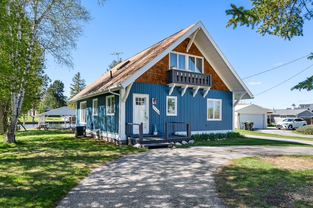 3140 Mingo Trail, Indian River, MI 49749