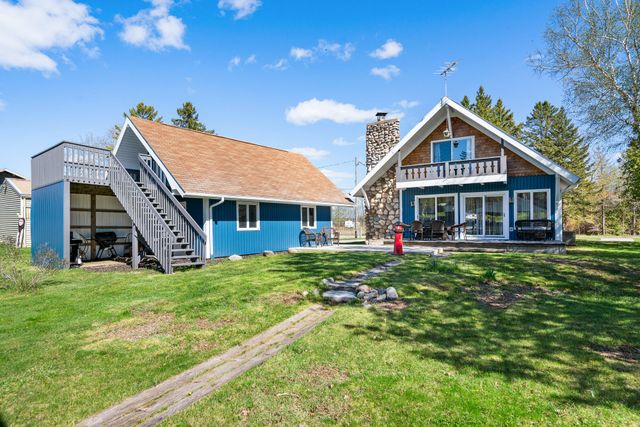 3140 Mingo Trail, Indian River, MI 49749