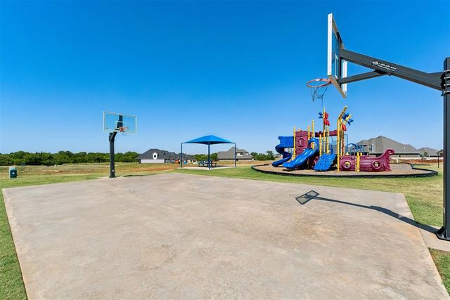8209 NW 151st Terrace, Edmond, OK 73013