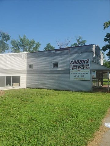 636 N Main Street, Ottawa, KS 66067