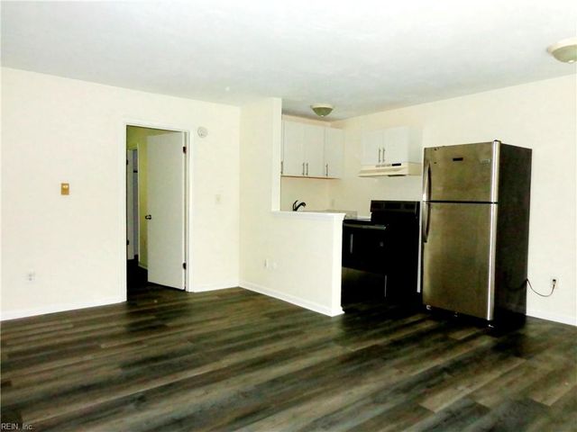 2828 E Ocean View Ave Apt 2, Norfolk, VA 23518