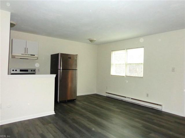 2828 E Ocean View Ave Apt 2, Norfolk, VA 23518