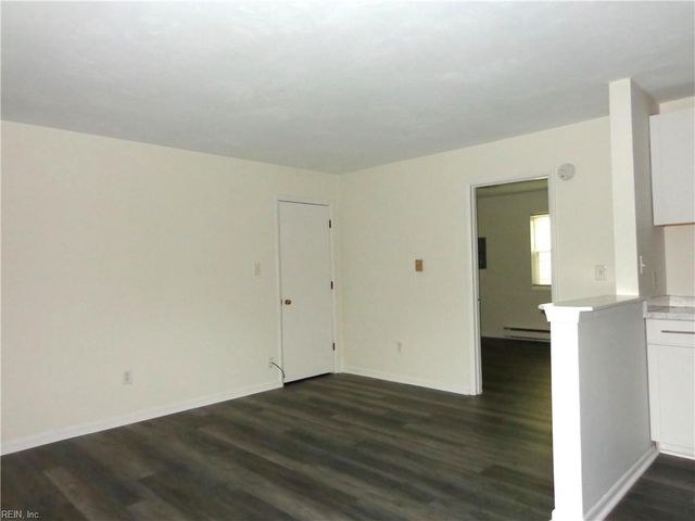 2828 E Ocean View Ave Apt 2, Norfolk, VA 23518