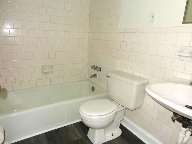 2828 E Ocean View Ave Apt 2, Norfolk, VA 23518