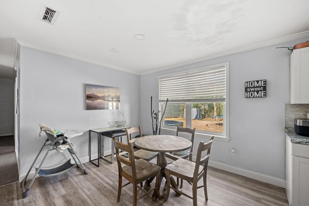 Image 11 of property listing at 118 Froman Drive, Summerville, SC 29483