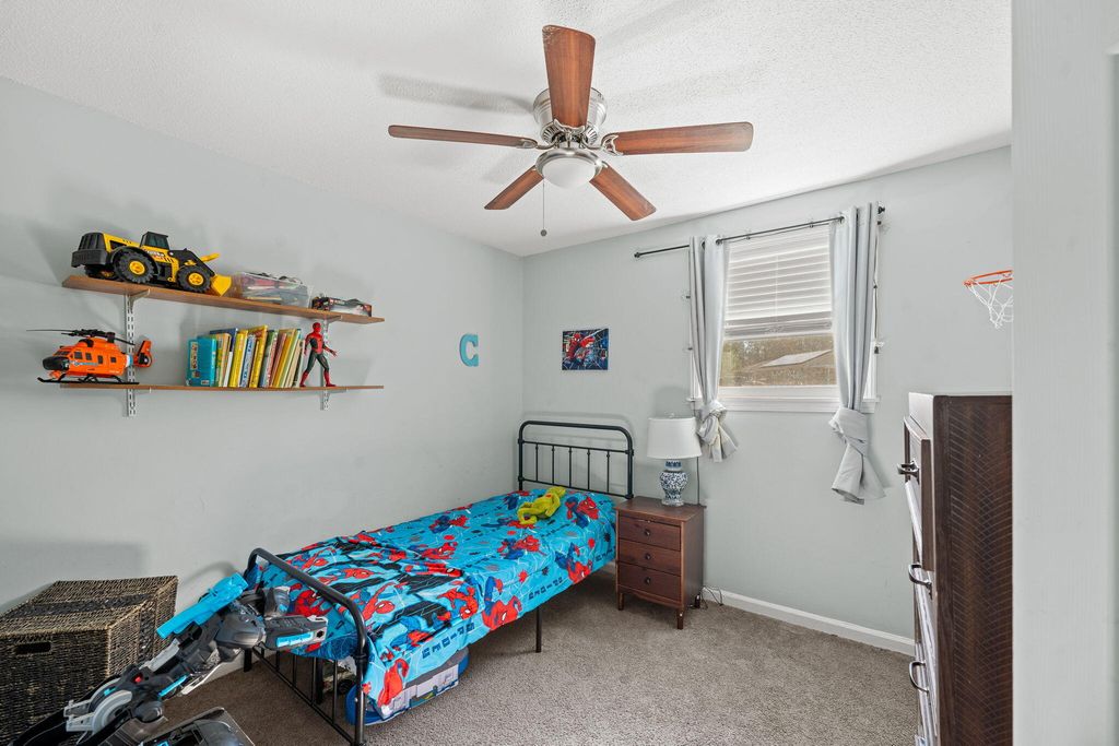 Image 16 of property listing at 118 Froman Drive, Summerville, SC 29483