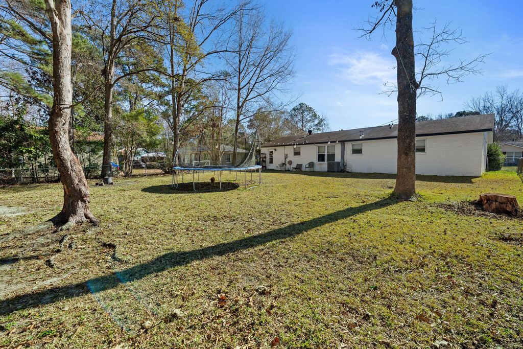 Image 21 of property listing at 118 Froman Drive, Summerville, SC 29483