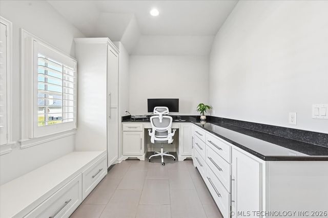 4209 S Nogal Avenue, Broken Arrow, OK 74011