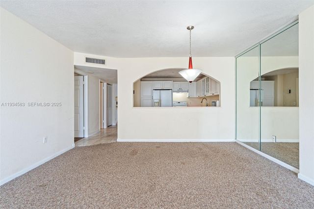 2801 NE 183rd St 510W, Aventura, FL 33160