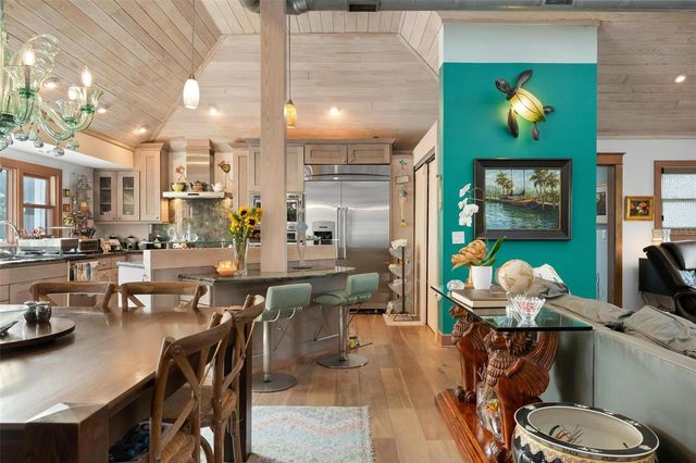 213 OAK AVENUE, Anna Maria, FL 34216