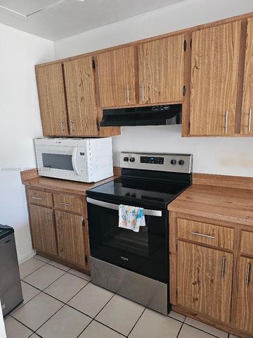 2505 W 67th Place 2227, Hialeah, FL 33016