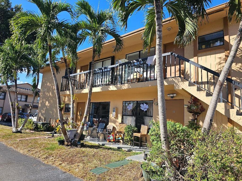 2505 W 67th Place 2227, Hialeah, FL 33016