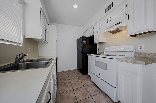6641 Rhine Dr A, Corpus Christi, TX 78412