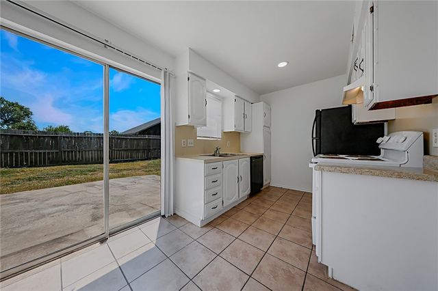 6641 Rhine Dr A, Corpus Christi, TX 78412
