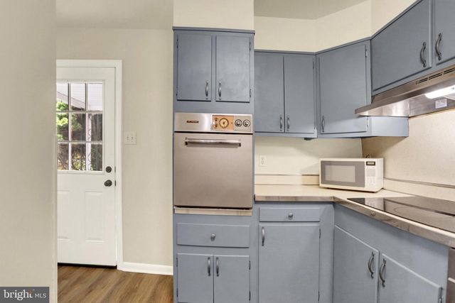 1 E WOODLAND DR, Mechanicsburg, PA 17055