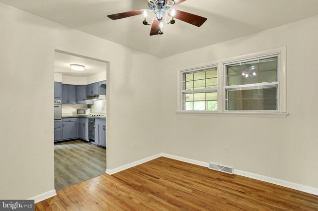 1 E WOODLAND DR, Mechanicsburg, PA 17055