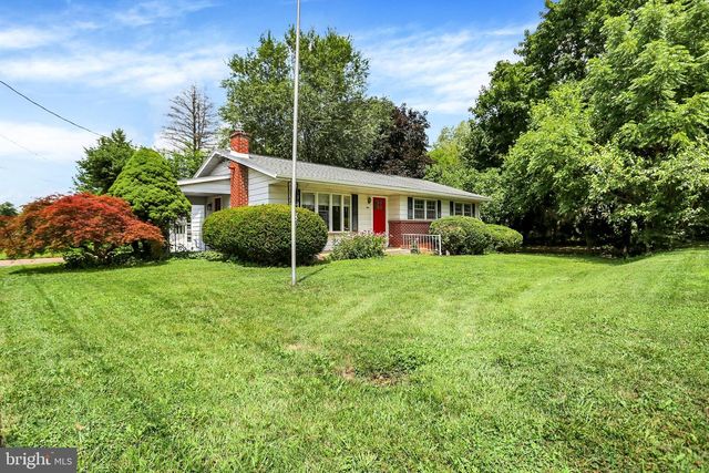 1 E WOODLAND DR, Mechanicsburg, PA 17055