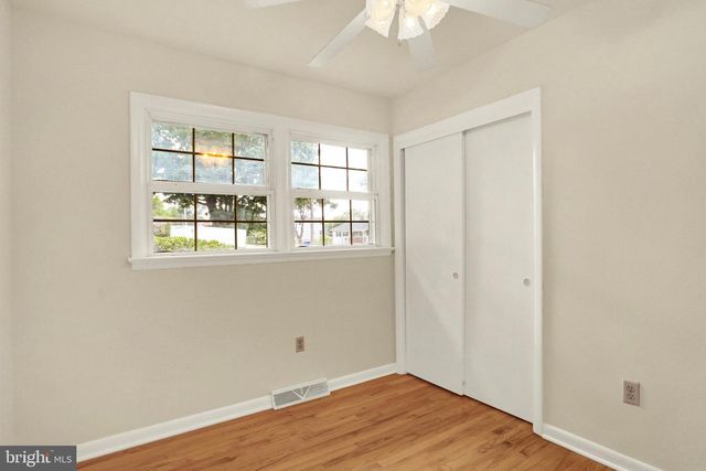 1 E WOODLAND DR, Mechanicsburg, PA 17055