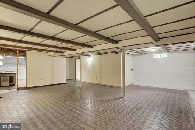 1 E WOODLAND DR, Mechanicsburg, PA 17055