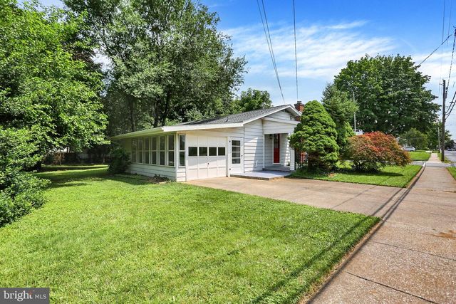 1 E WOODLAND DR, Mechanicsburg, PA 17055