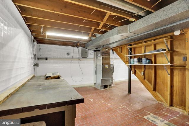 1 E WOODLAND DR, Mechanicsburg, PA 17055