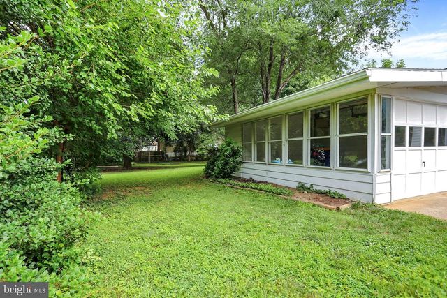 1 E WOODLAND DR, Mechanicsburg, PA 17055