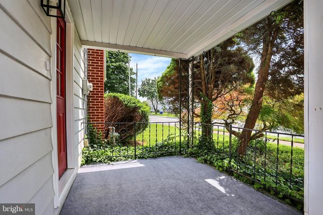 1 E WOODLAND DR, Mechanicsburg, PA 17055