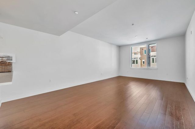 501 Hudson Avenue 304, San Francisco, CA 94124