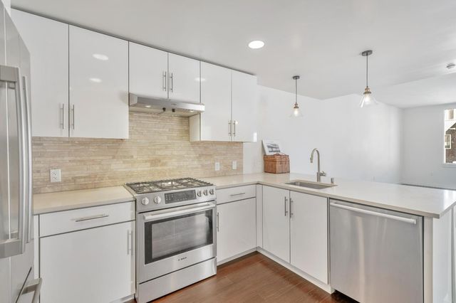 501 Hudson Avenue 304, San Francisco, CA 94124