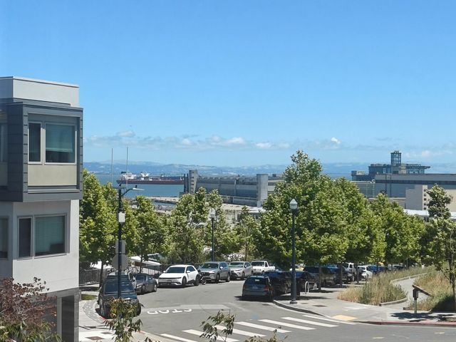 501 Hudson Avenue 304, San Francisco, CA 94124