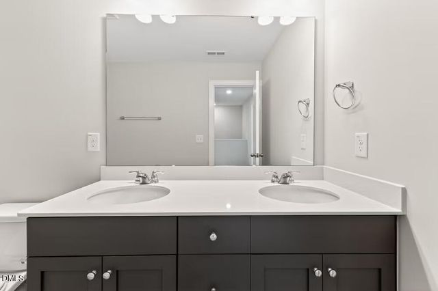 542 Eversden Drive, Zebulon, NC 27597