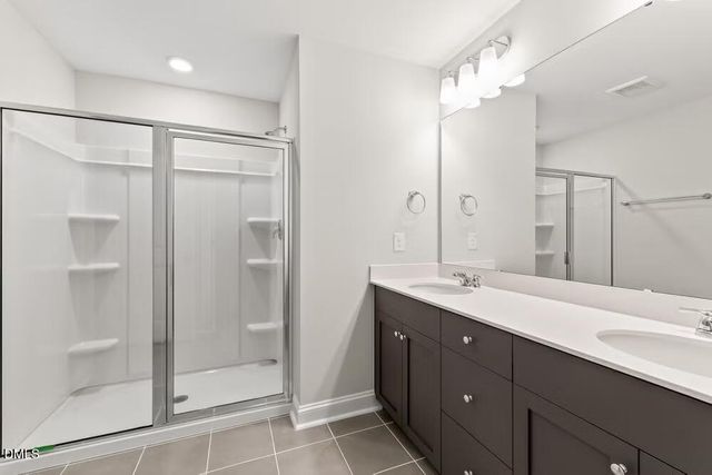 542 Eversden Drive, Zebulon, NC 27597