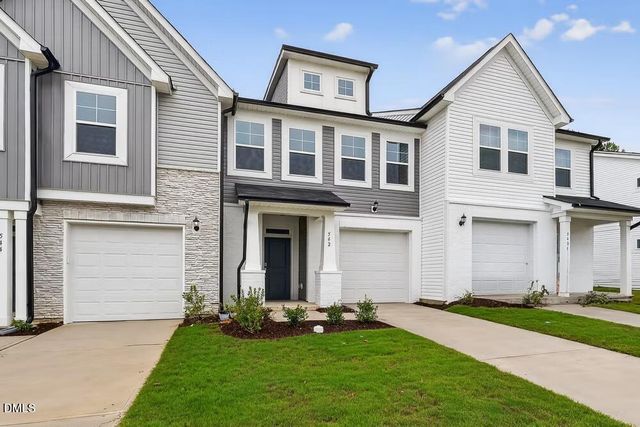 542 Eversden Drive, Zebulon, NC 27597