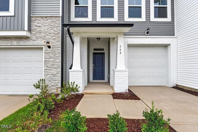 542 Eversden Drive, Zebulon, NC 27597