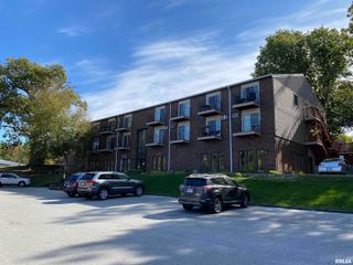 4300 12TH Avenue, Moline, IL 61265