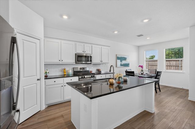 1432 Reunion Drive, Crandall, TX 75114