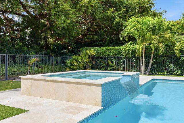 6175 Celadon Circle, West Palm Beach, FL 33418