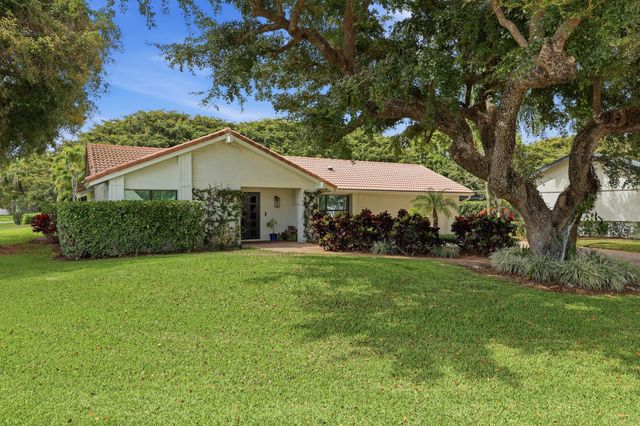 6175 Celadon Circle, West Palm Beach, FL 33418