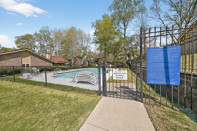 4200 Bridgecrest Drive, Phenix City, AL 36867